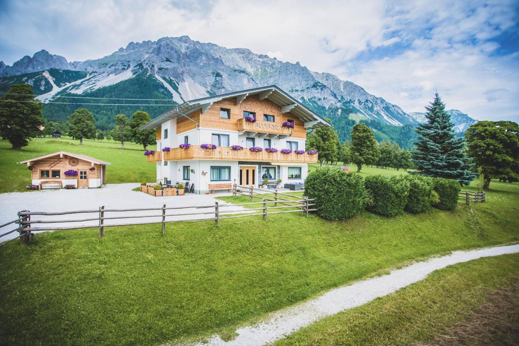 ラムサウ・アム・ダッハシュタイン Landhaus Sunseitn Bed & Breakfast エクステリア 写真